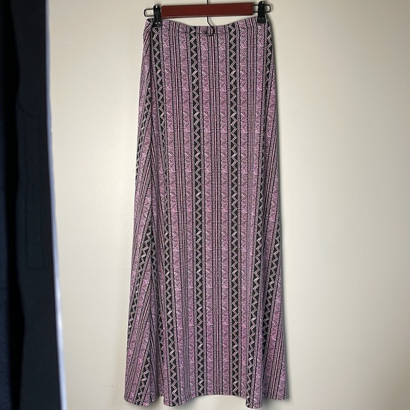Westport 1962 Pull On  A-Line Geometric  Patterned Maxi Skirt with Slit  Size M - Picture 2 of 10